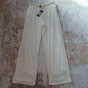 Forever 21 Cream Eyelet Pant Size M BNWT